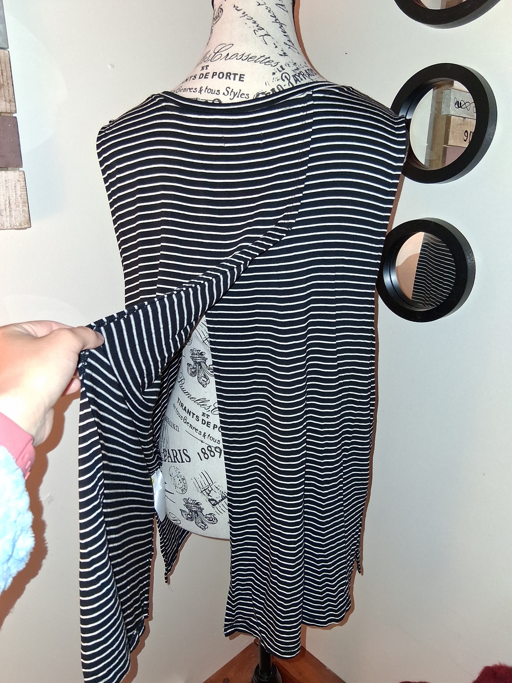 Old Navy Tank Top Bundle - 2 Tops - Picture 13 of 16